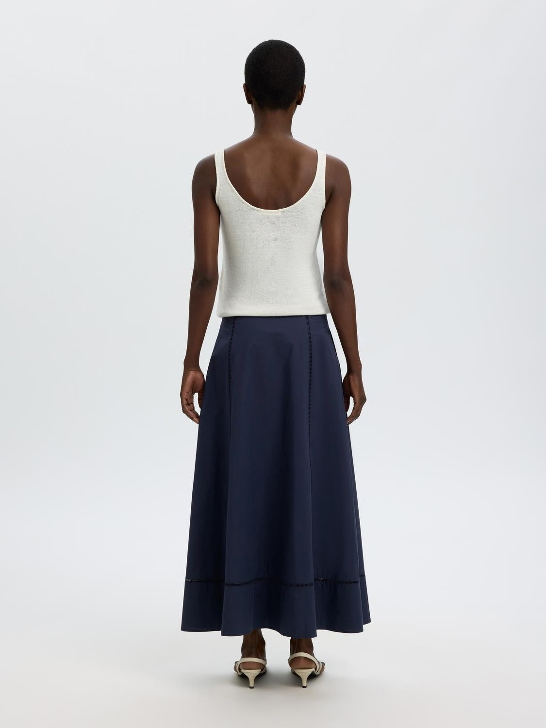 model_shot-back